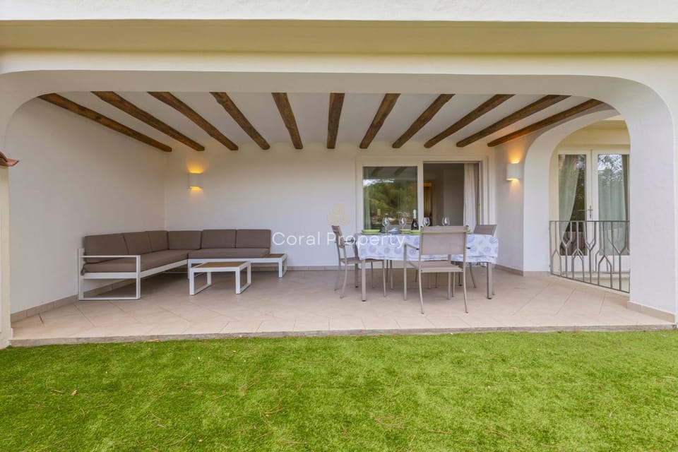 Patio, View (from property/room), Dining area, Garden view