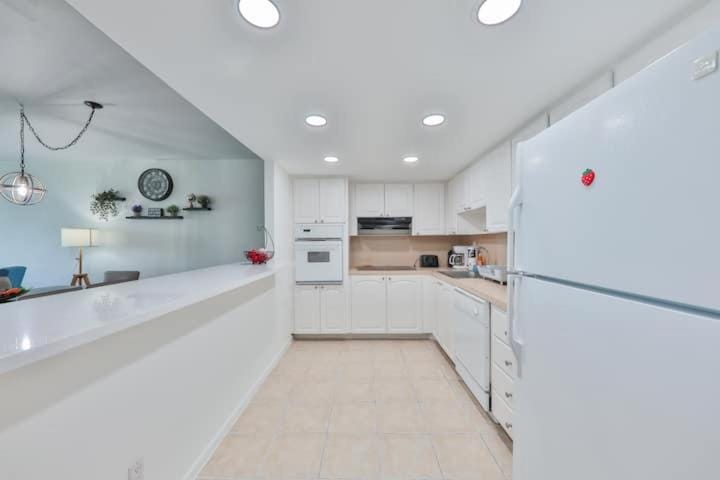 Kitchen or kitchenette, dishwasher, oven, pet friendly, stove