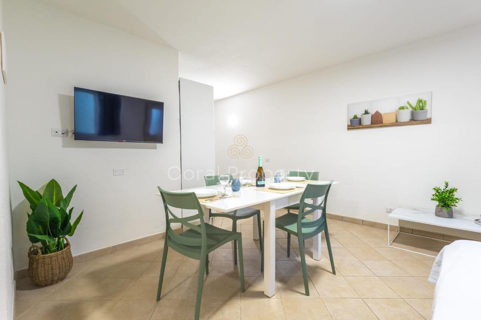 TV and multimedia, Living room, Dining area
