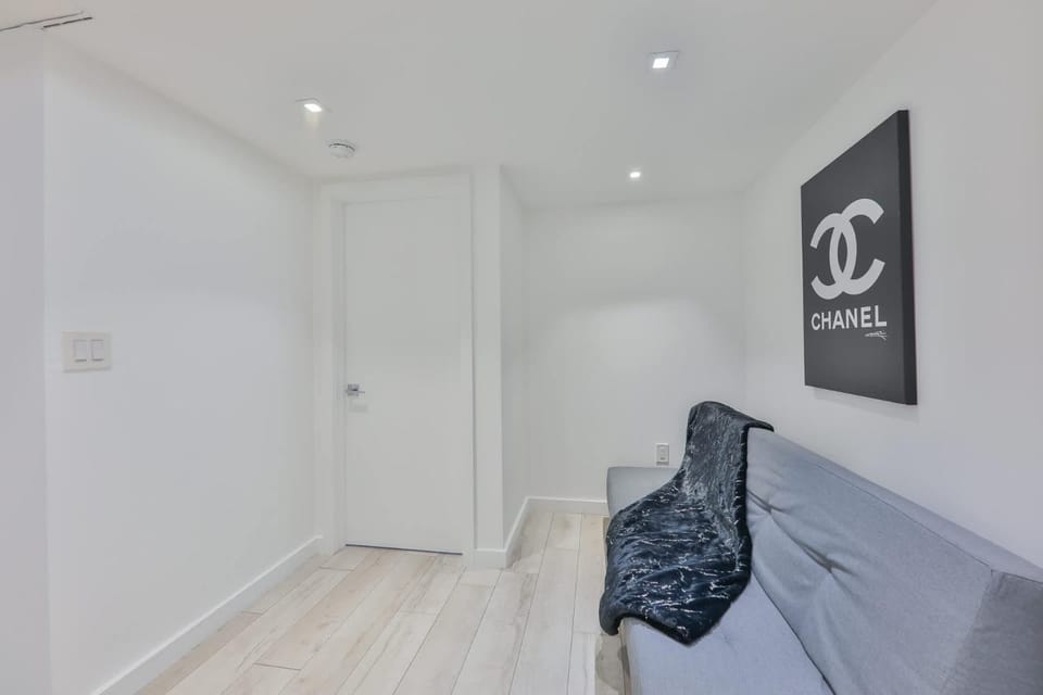 Bed, Living room, Seating area