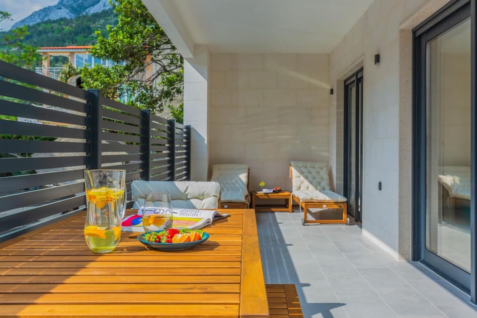Luxury Villa MAJA Apartment in Baška Voda