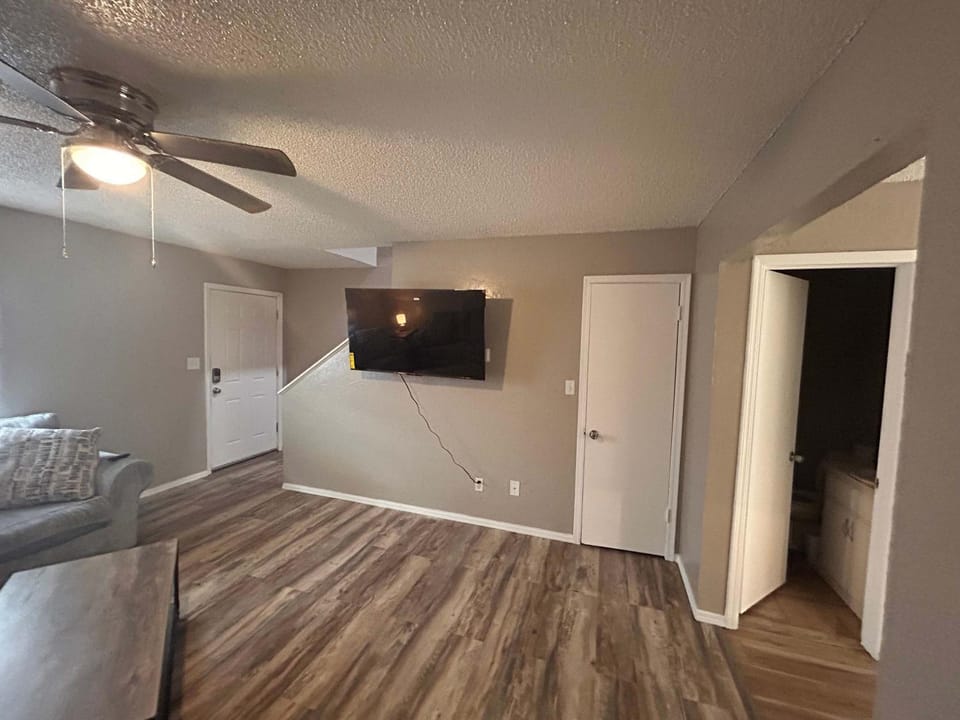 Peaceful 2-Bedroom Townhouse Close to Fort Sill Apartment in Lawton