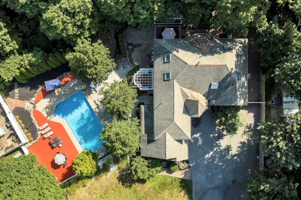 Property building, Bird's eye view, Swimming pool