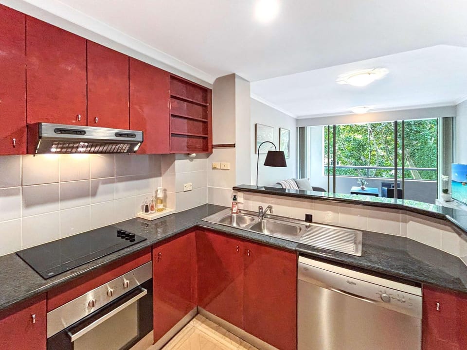 Upscale 2BR retreat in Darling Harbour next to ICC with free parking Apartment in Sydney