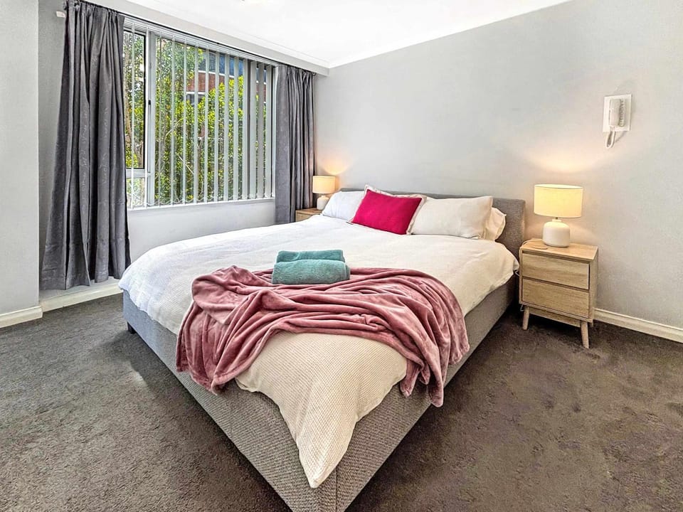 Upscale 2BR retreat in Darling Harbour next to ICC with free parking Apartment in Sydney