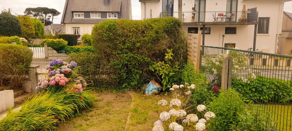 JFK Plage TRESTRAOU Hebergement House in Perros-Guirec