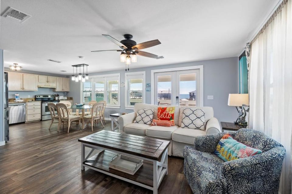 Day, View (from property/room), Kitchen or kitchenette, Living room, Seating area, Dining area, Sea view, furniture