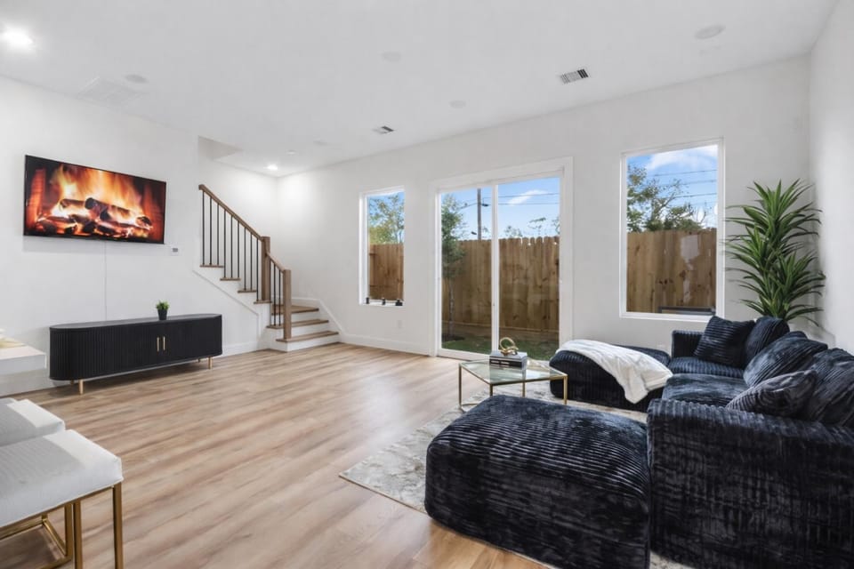 TV and multimedia, Living room, Seating area