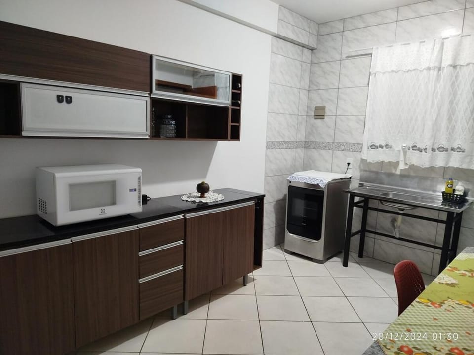 Studio 4 em Camboriú 10 minutos de carro ate BC Descanso e tranquilidade após um dia de passeio ou trabalho House in Camboriú