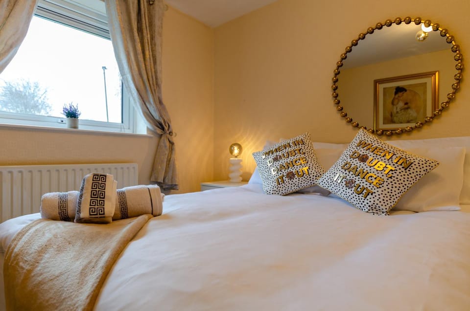 Bed, Bedroom