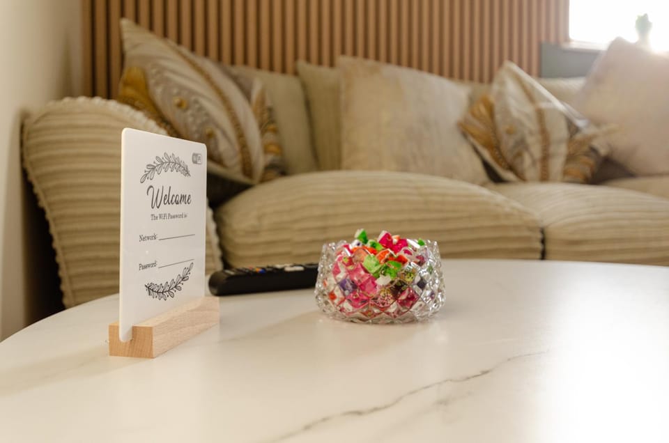 Living room, Decorative detail, Seating area