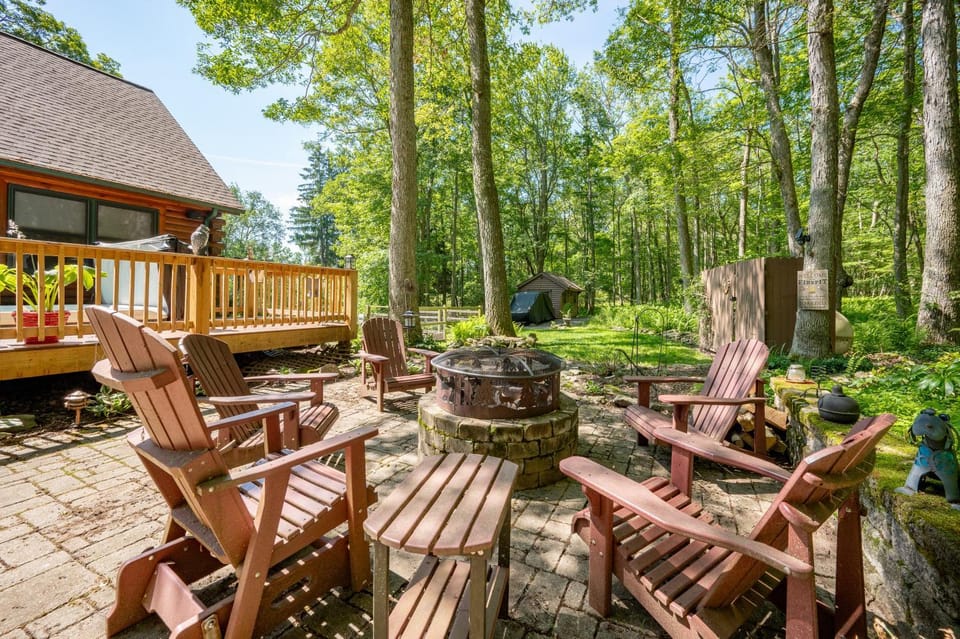 R & R Cabin by Railey Vacations Cabin in Garrett County