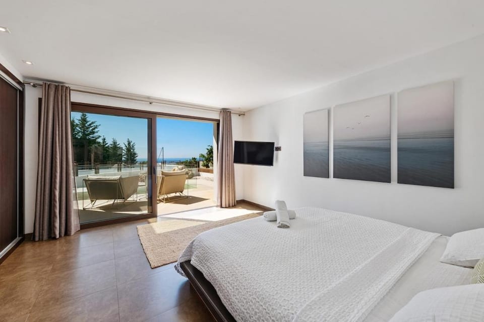 Marlux Stay Luxury Villa Piscine, Jacuzzi, golf, sea view 21p Villa in Costa del Sol