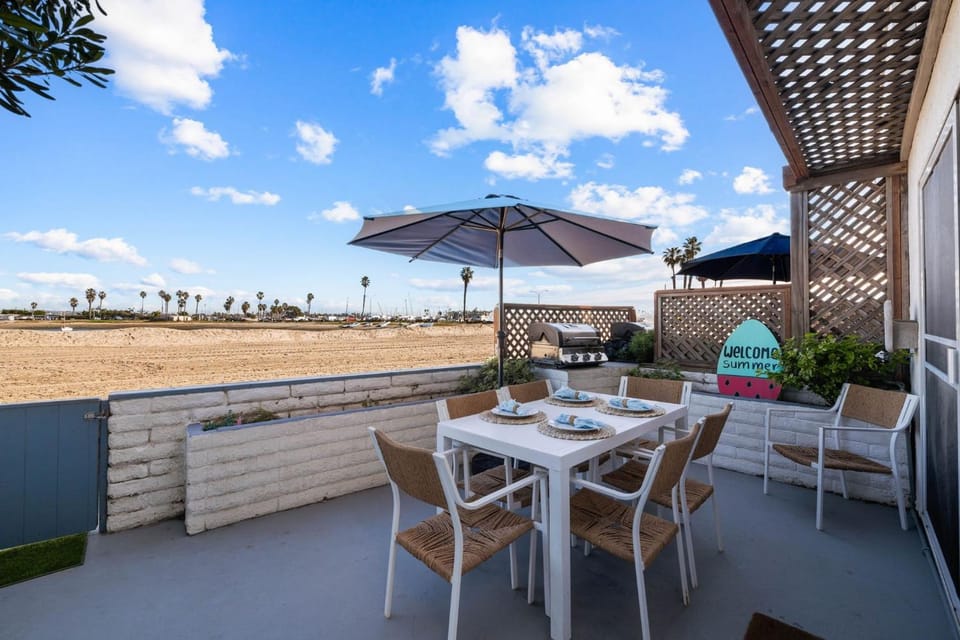 Cozy 2BR Bayfront Home | Patio + Water Views in Mission Beach House in Mission Beach