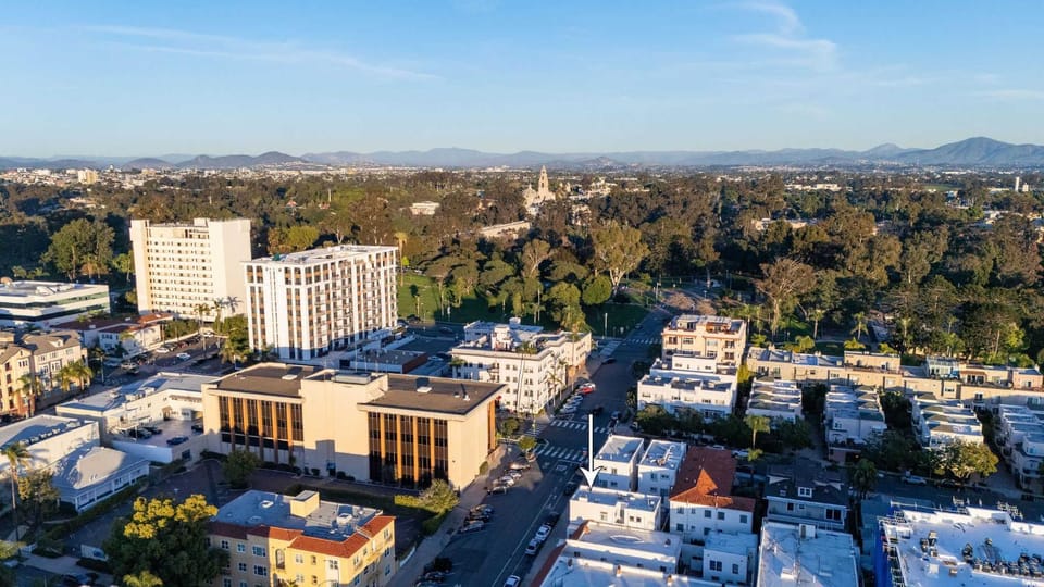 Walk to Balboa and Zoo Central Renovated Villa Apartment in San Diego