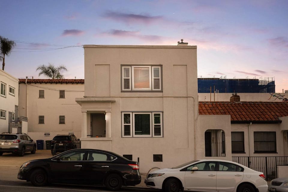 Walk to Balboa and Zoo Central Renovated Villa Apartment in San Diego