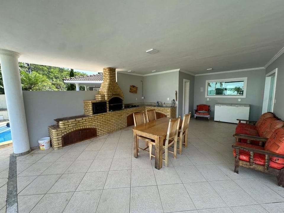 Patio, BBQ facilities, Dining area, oven, pet friendly