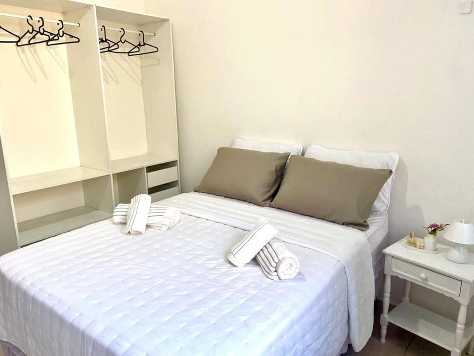 Bed, Photo of the whole room, wardrobe