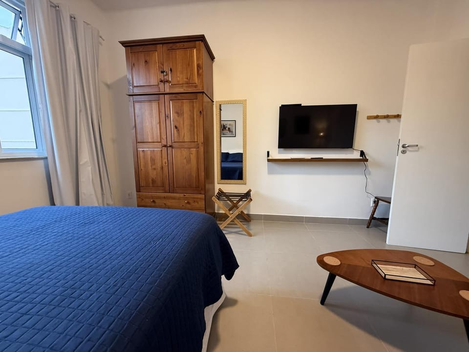 Bed, TV and multimedia, locker
