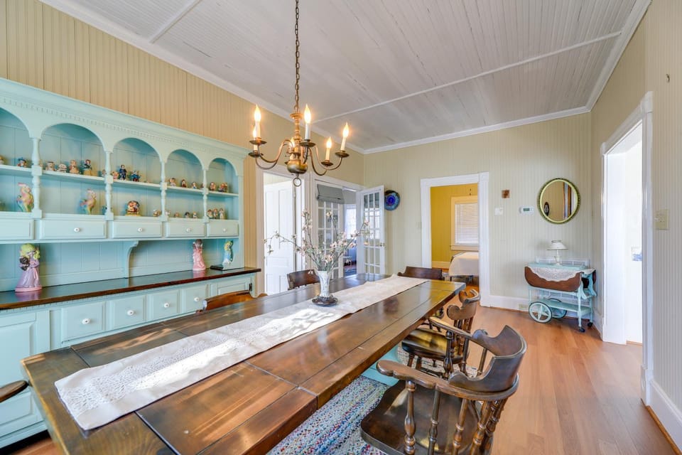Crystal Coast Family Retreat < 1 Mi to Boat Ramp! House in North Carolina