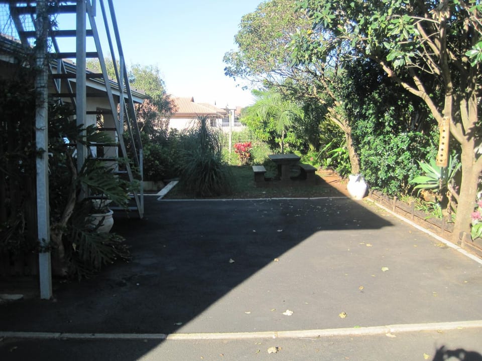 Garden, Parking