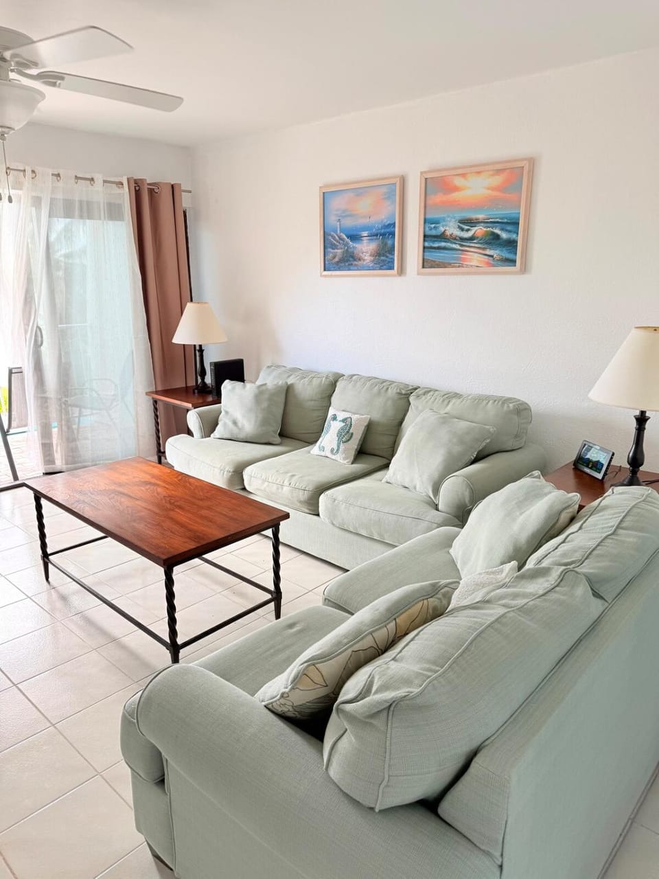 Beachfront 2BR Townhouse with Pool & Ocean View Apartment in Freeport