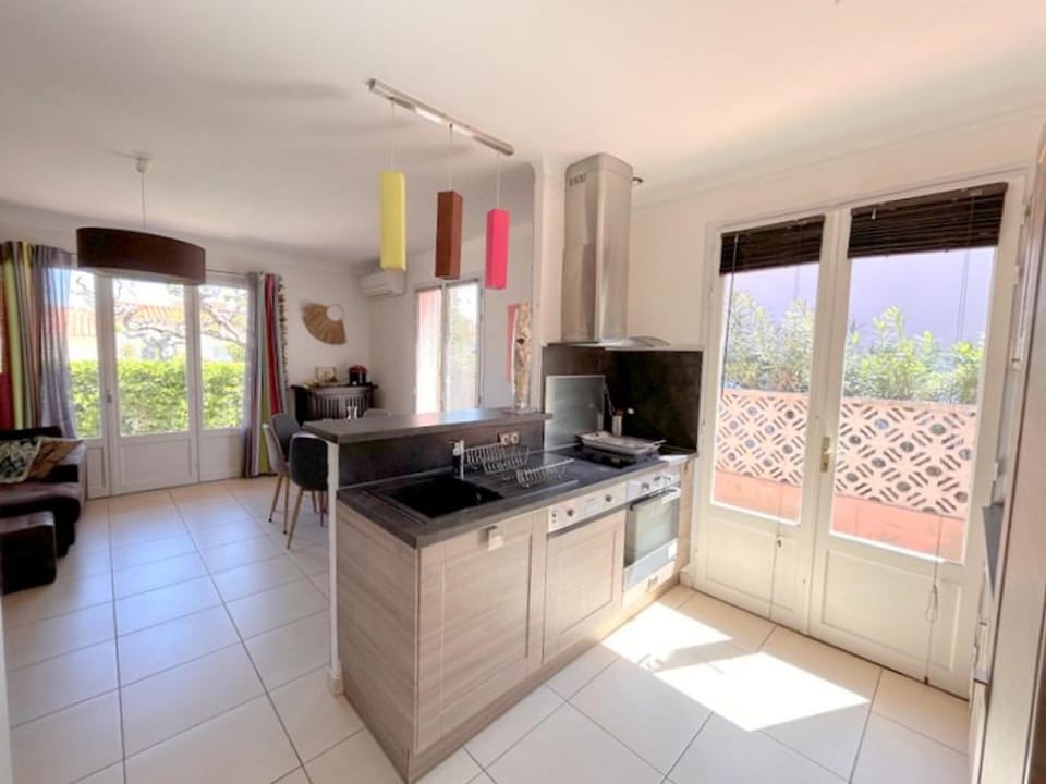 Maison climatisée 3* à 50m de la plage, pour 6 pers avec jardin, WiFi et parking – Le Barcarès - FR-1-529-22 House in Le Barcarès