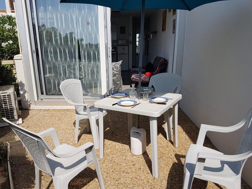 Studio cosy en bord de mer avec accès plage, terrasse et parking privé - FR-1-529-82 Apartment in Le Barcarès
