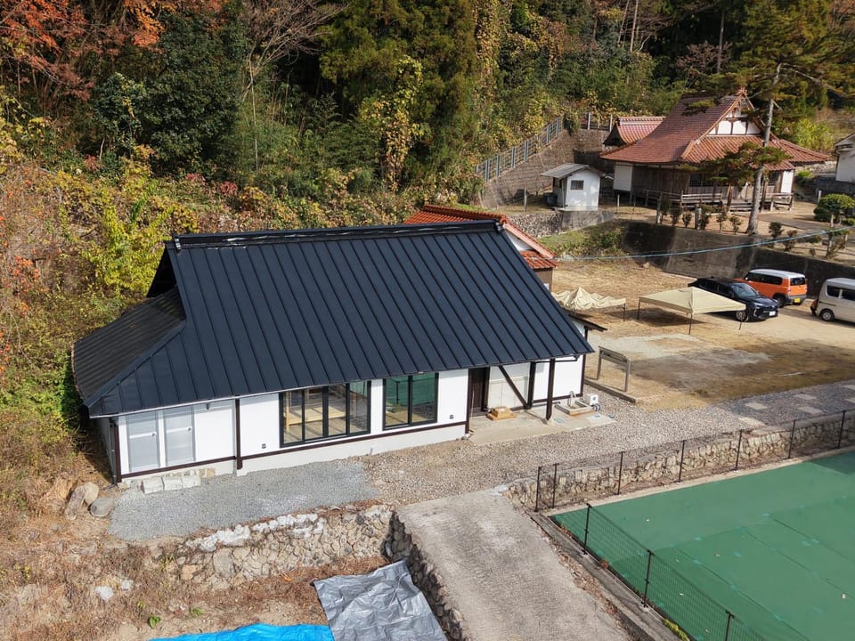 Property building, Day