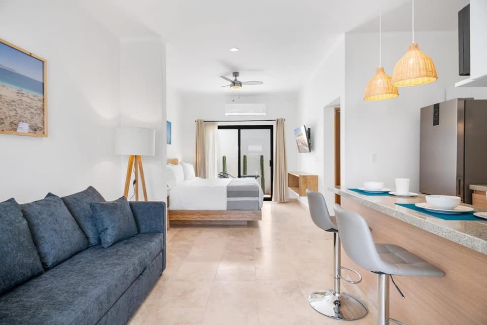 Pineda Suite 101 with Parking & Daily Housekeeping Apartment in La Paz