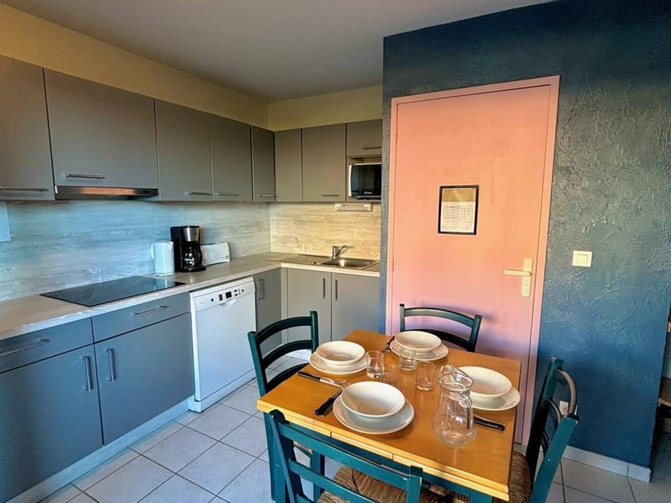 Charmante maisonnette 4 pers avec piscine et terrasse à 1,5 km de la plage - FR-1-529-282 Apartment in Le Barcarès