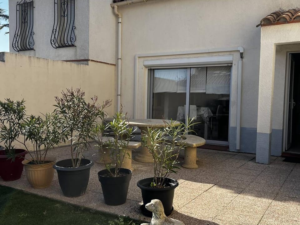 Maison moderne avec cour privée et parking sécurisé - FR-1-696-83 House in Canet-en-Roussillon
