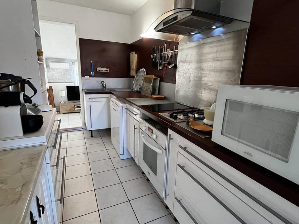 Maison moderne avec cour privée et parking sécurisé - FR-1-696-83 House in Canet-en-Roussillon