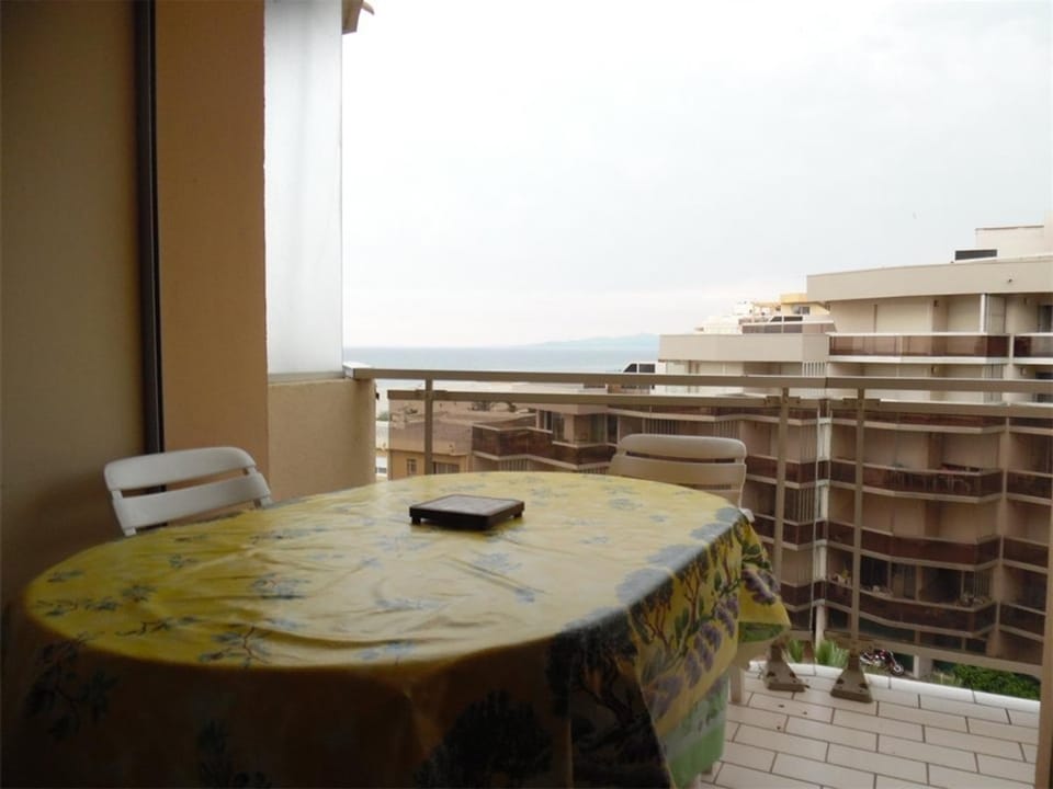 T2 lumineux avec parking privé à Canet-Plage - FR-1-696-99 Apartment in Canet-en-Roussillon