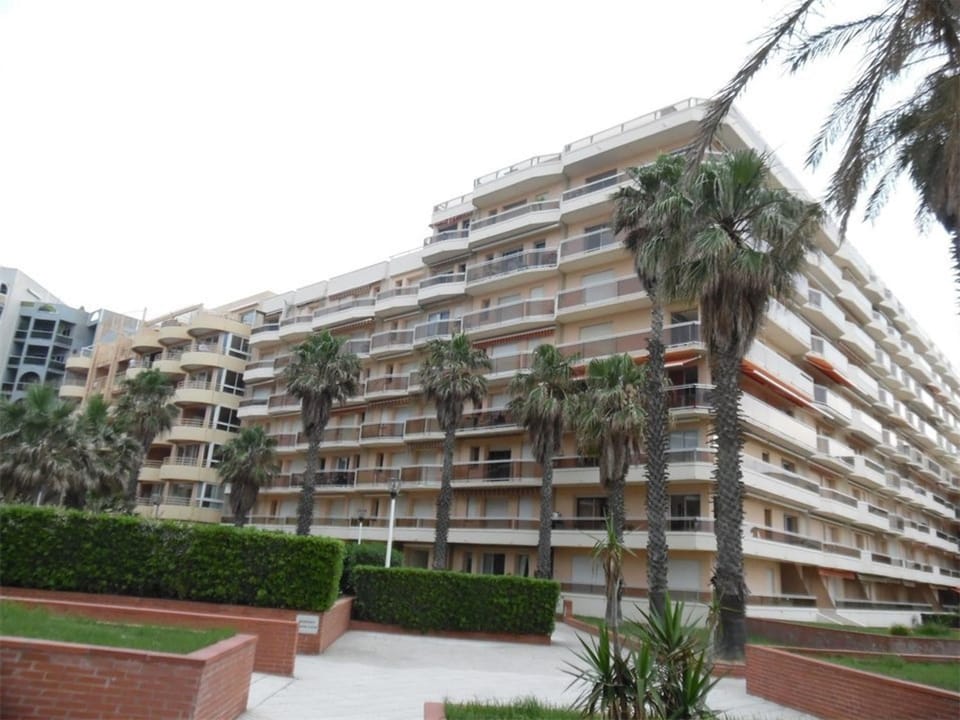 T2 lumineux avec parking privé à Canet-Plage - FR-1-696-99 Apartment in Canet-en-Roussillon