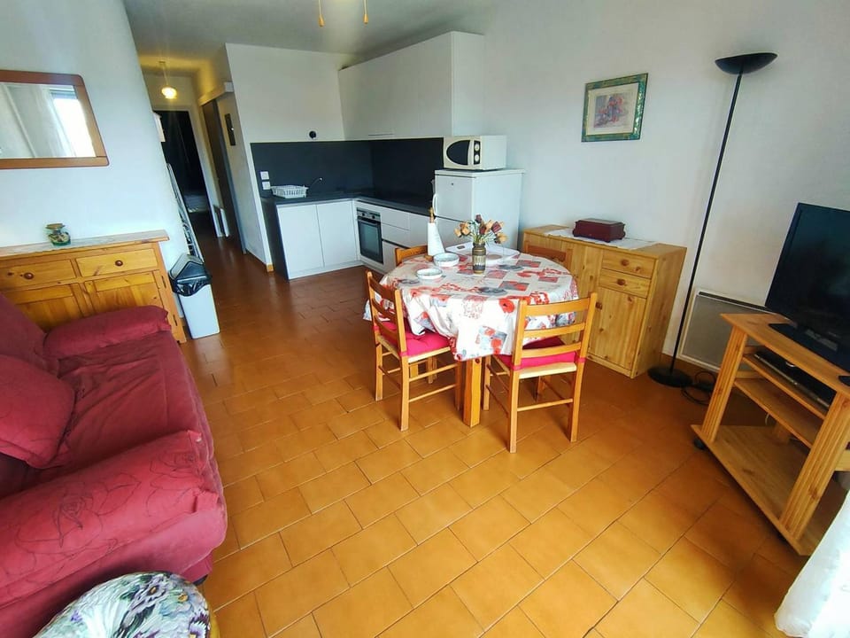 Deux-pièces 2* avec balcon et parking - Port Canet - FR-1-696-107 Apartment in Canet-en-Roussillon
