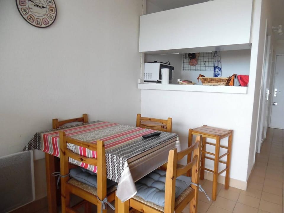 Studio Cabine Canet Plage avec Parking - 4 Pers. - FR-1-696-110 Cabin in Canet-en-Roussillon
