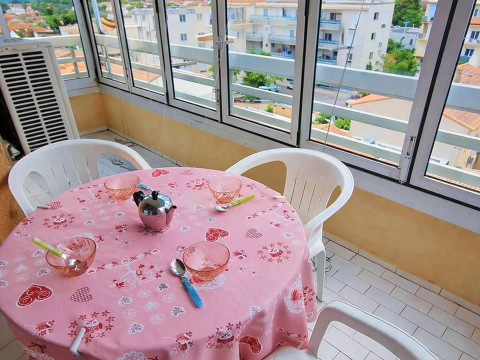 Appartement 3 pièces avec climatisation et parking au centre de Canet-Plage - FR-1-696-105 Apartment in Canet-en-Roussillon