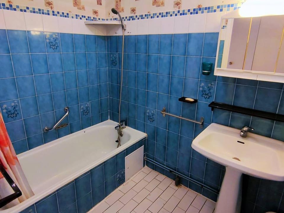 Appartement 3 pièces avec climatisation et parking au centre de Canet-Plage - FR-1-696-105 Apartment in Canet-en-Roussillon