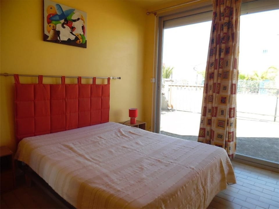 Charmant deux-pièces avec terrasse près de la plage, parking sécurisé - FR-1-696-108 Apartment in Canet-en-Roussillon