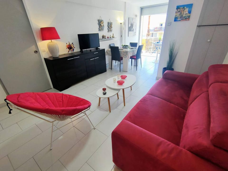 Appartement T2 Élegant à Canet-Plage - Parking Inclus - FR-1-696-119 Apartment in Canet-en-Roussillon