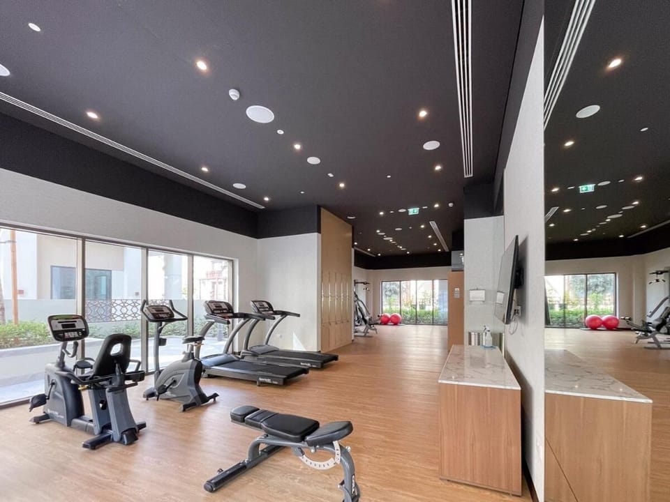 Free housekeeping visits during your stay - StayShort - Elegant & Spacious 4BR for Families in Creek Harbour Apartment in Dubai