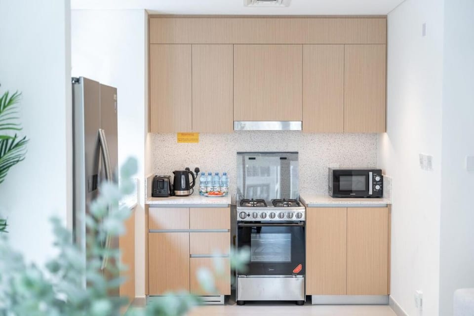Free housekeeping visits during your stay - StayShort - Elegant & Spacious 4BR for Families in Creek Harbour Apartment in Dubai