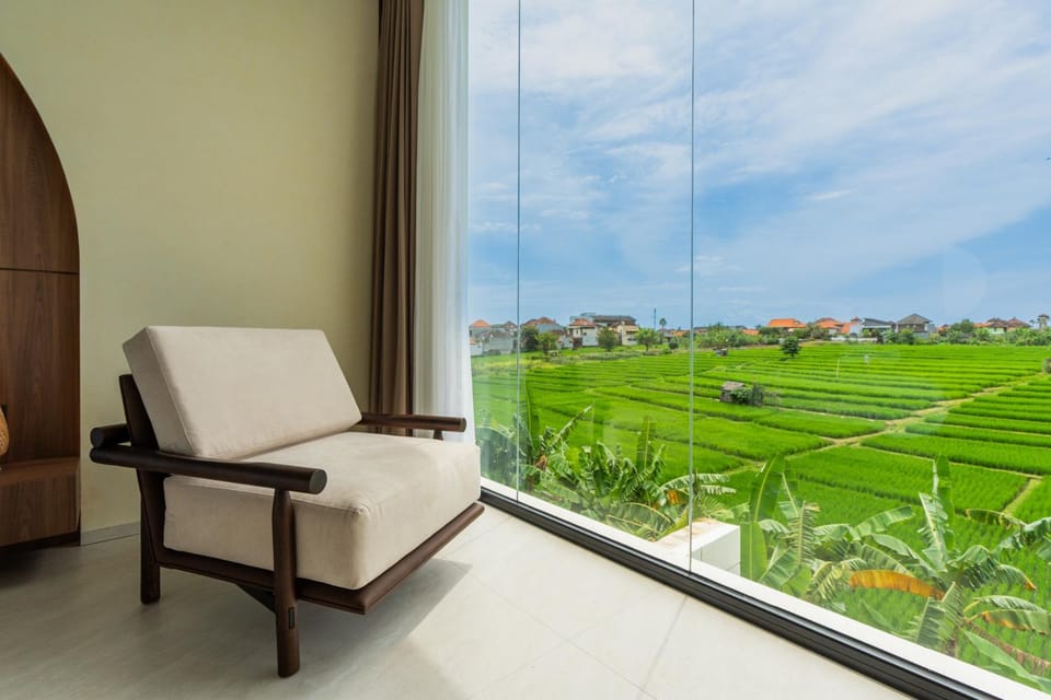 Casa Alden - 3BR Infinity Pool with Ricefield View Villa in North Kuta