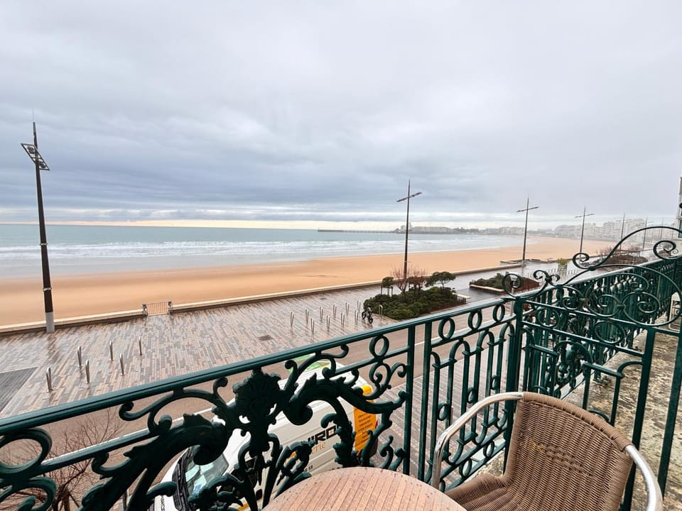 Studio 2 personnes avec Wi-Fi, résidence avec piscine Apartment in Les Sables-d'Olonne