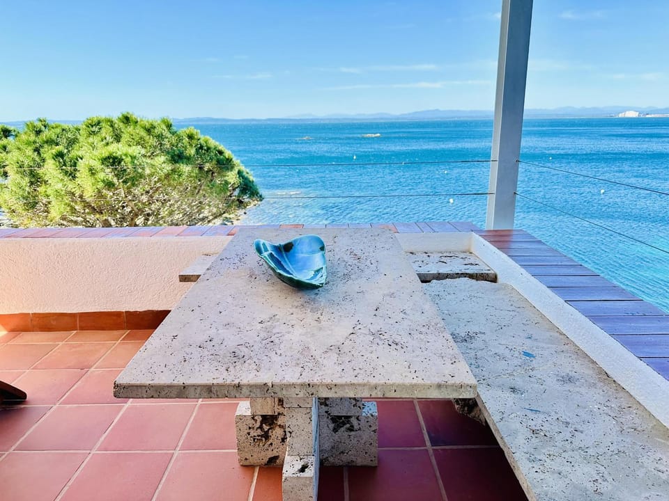 Apartamento playa acceso directo, 2 habitaciones - ES-258-184 Apartment in Roses