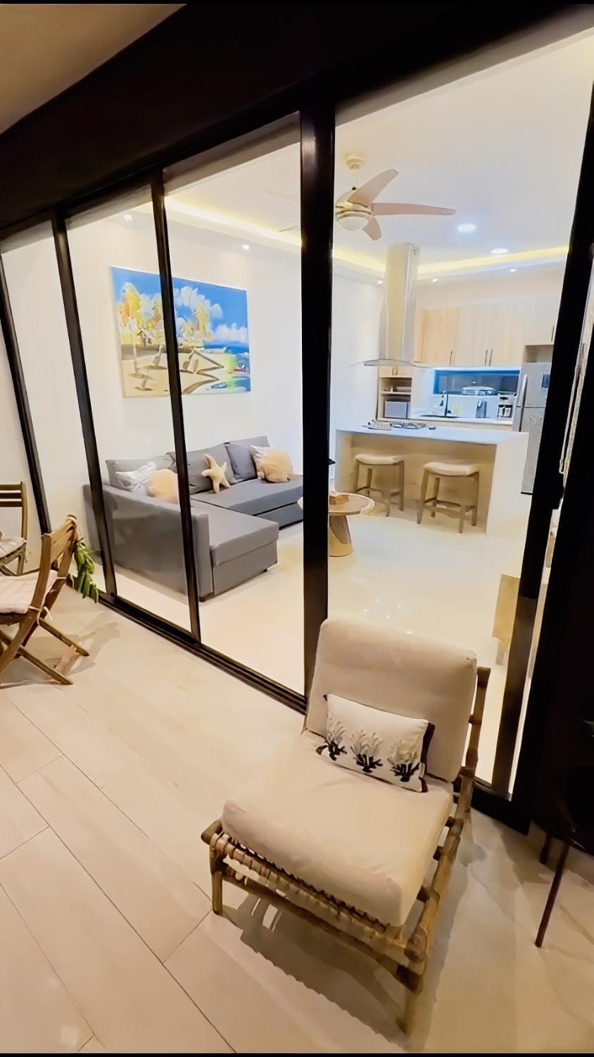 Living room, Photo of the whole room, Seating area, Dining area