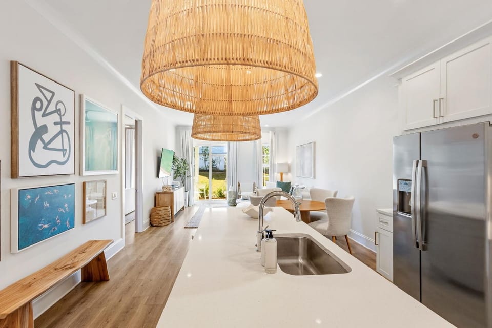 Patio, Kitchen or kitchenette, Living room, Dining area