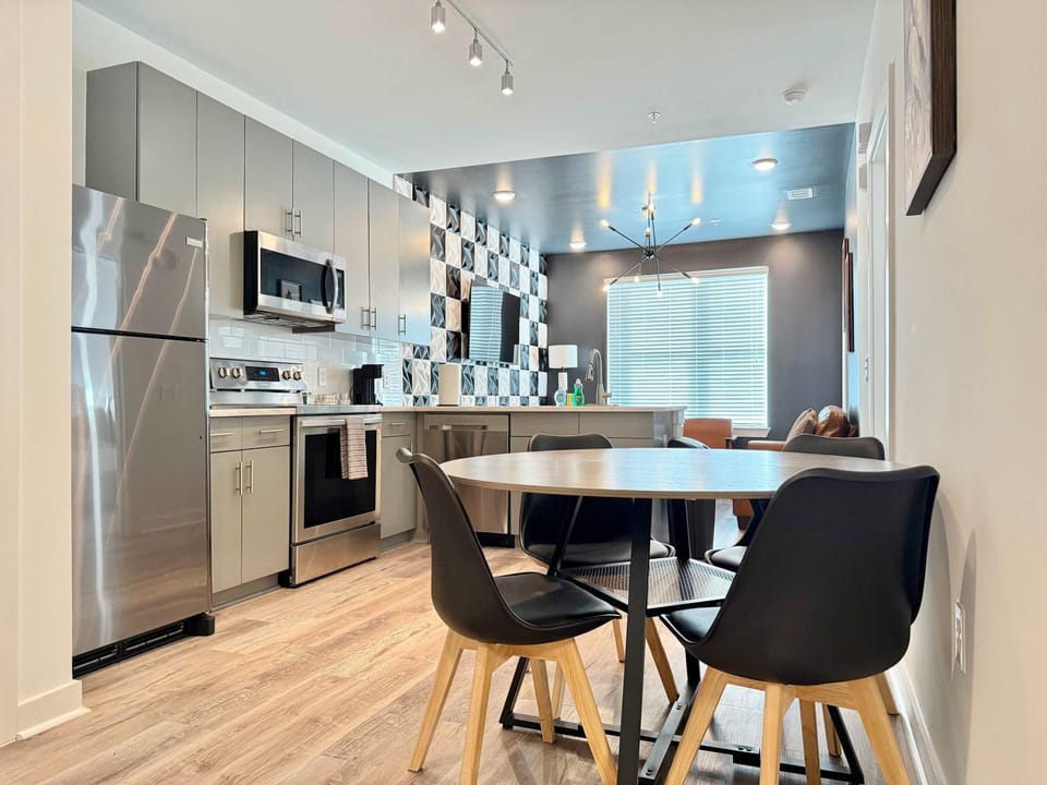 Kitchen or kitchenette, Dining area, dishwasher, oven, stove