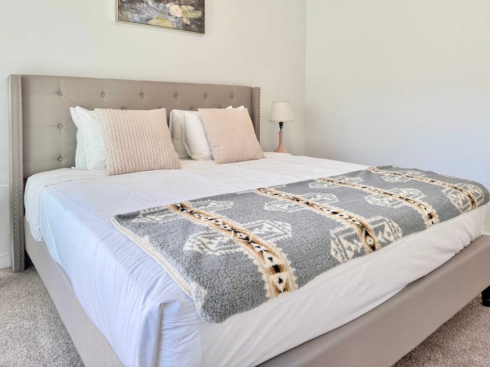 Bed, Bedroom
